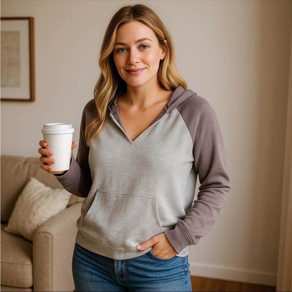 American Eagle Hoodie Women’s L Gray V-Neck Light Purple Sleeve Soft Casual